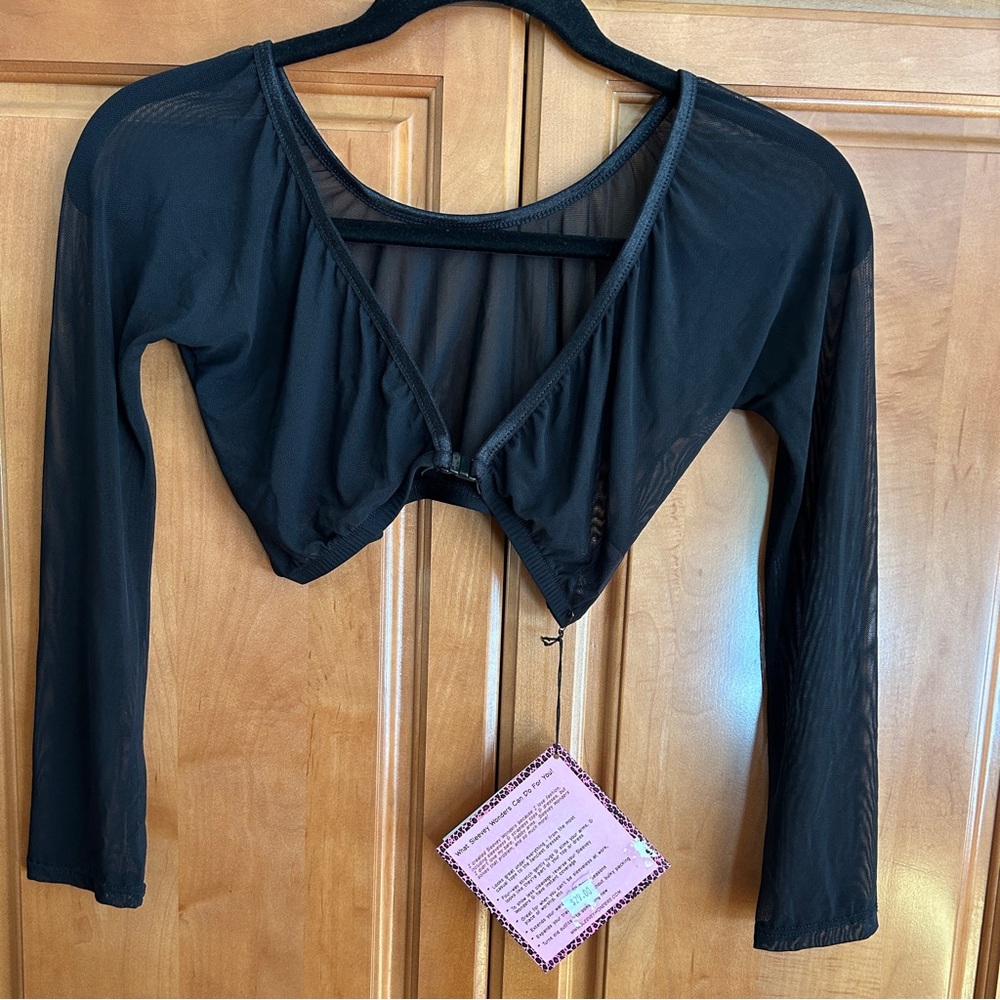NWT Sleevey Wonders-Sheer Black-just size small